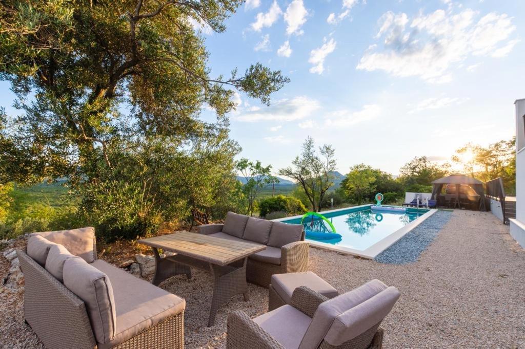 La Finca Olivetree Katuni 외부 사진
